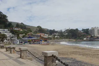 Playa y caleta de Papudo